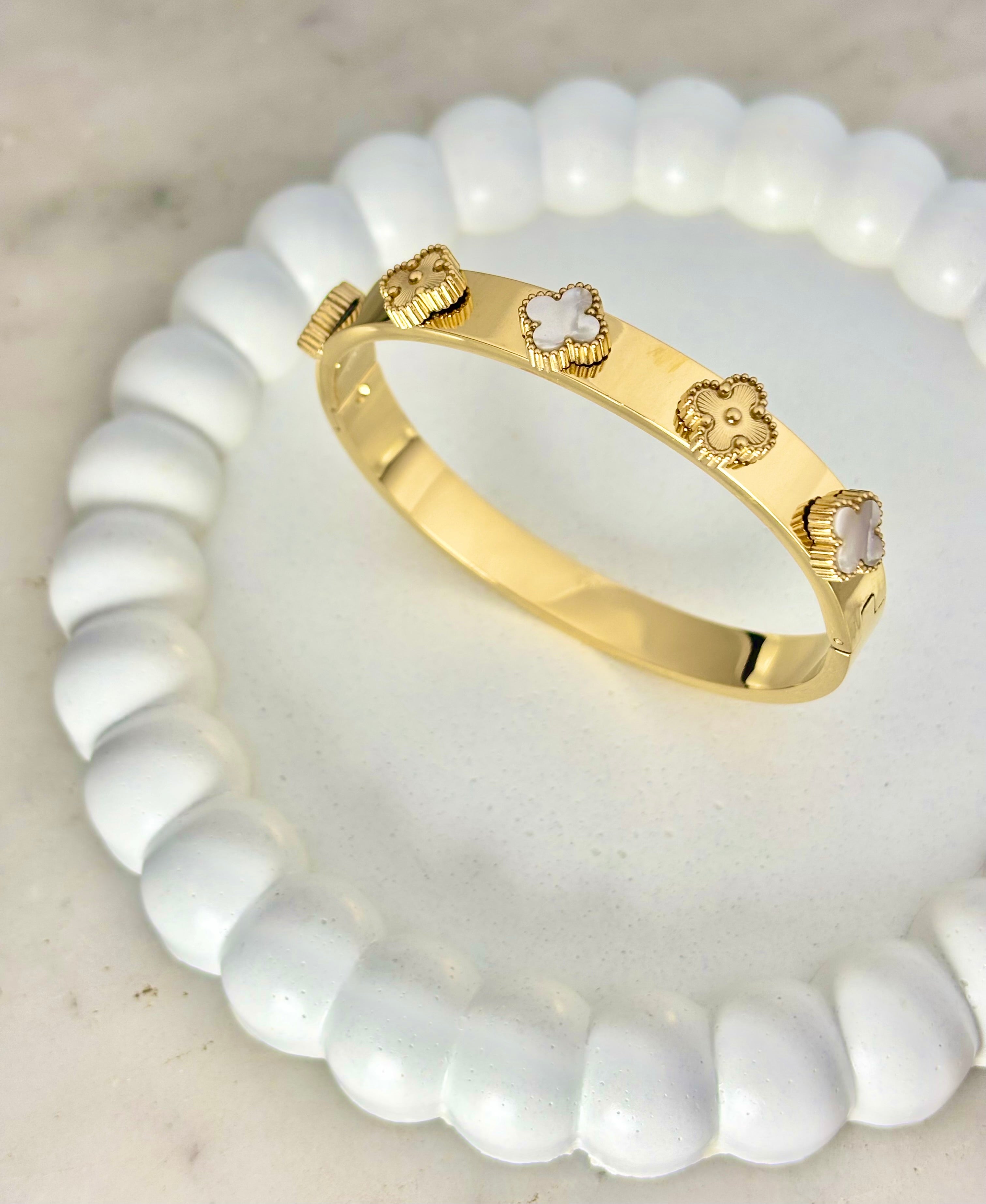 WHITE & GOLD CLOVER BRACELET