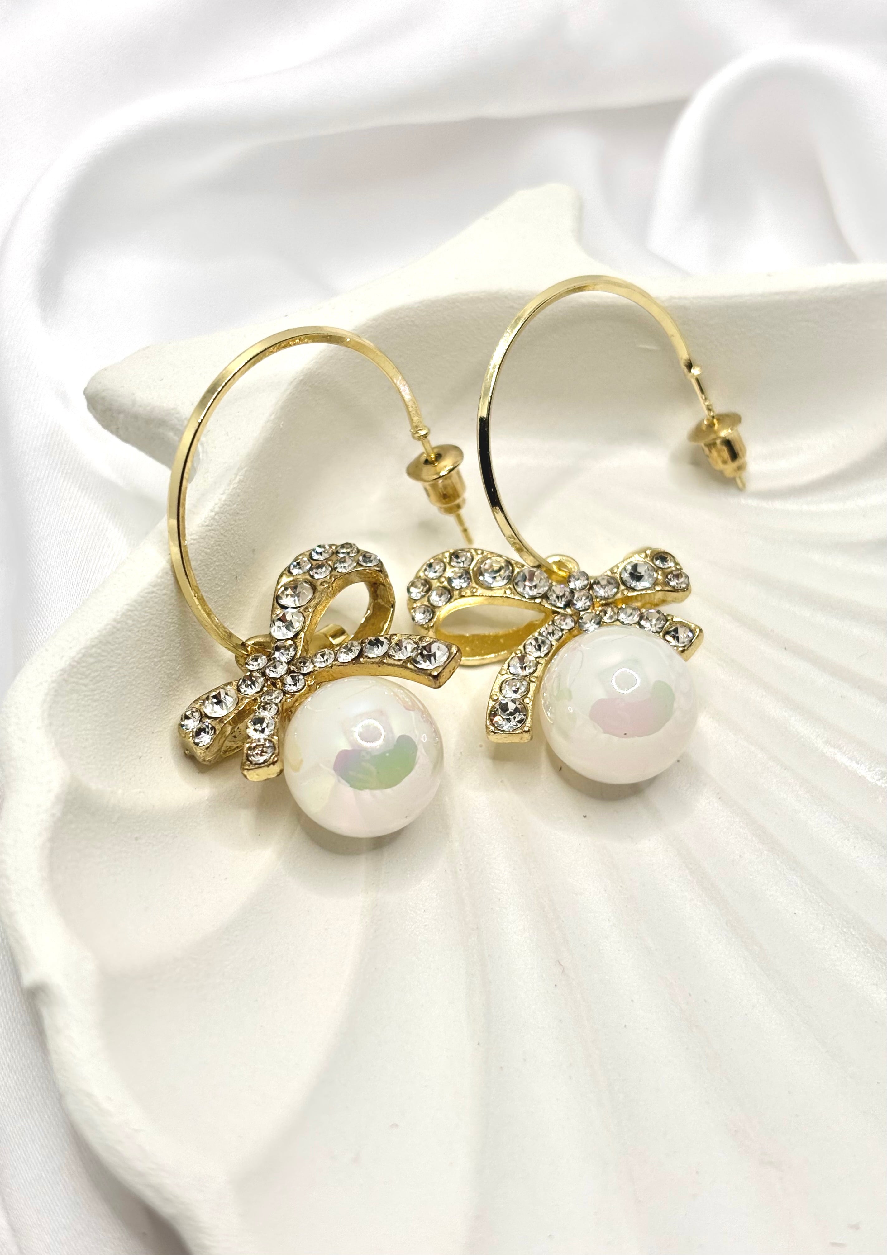 PEARLS WITH CRYSTAL BOWS