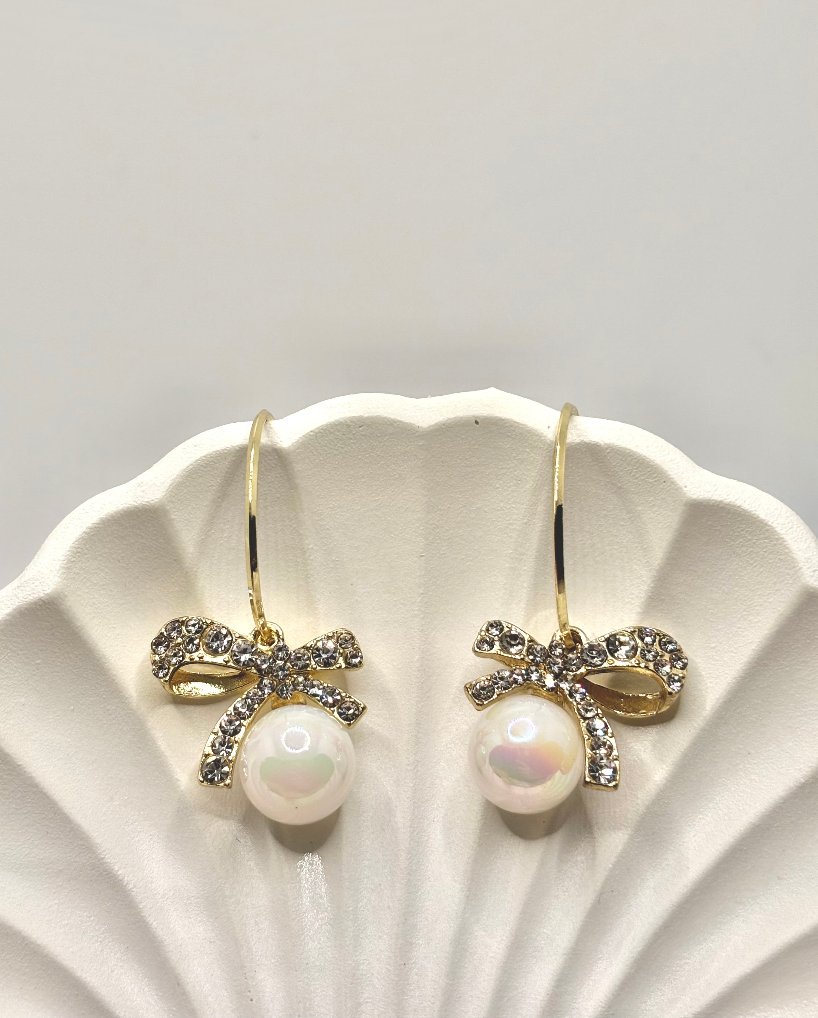 PEARLS WITH CRYSTAL BOWS