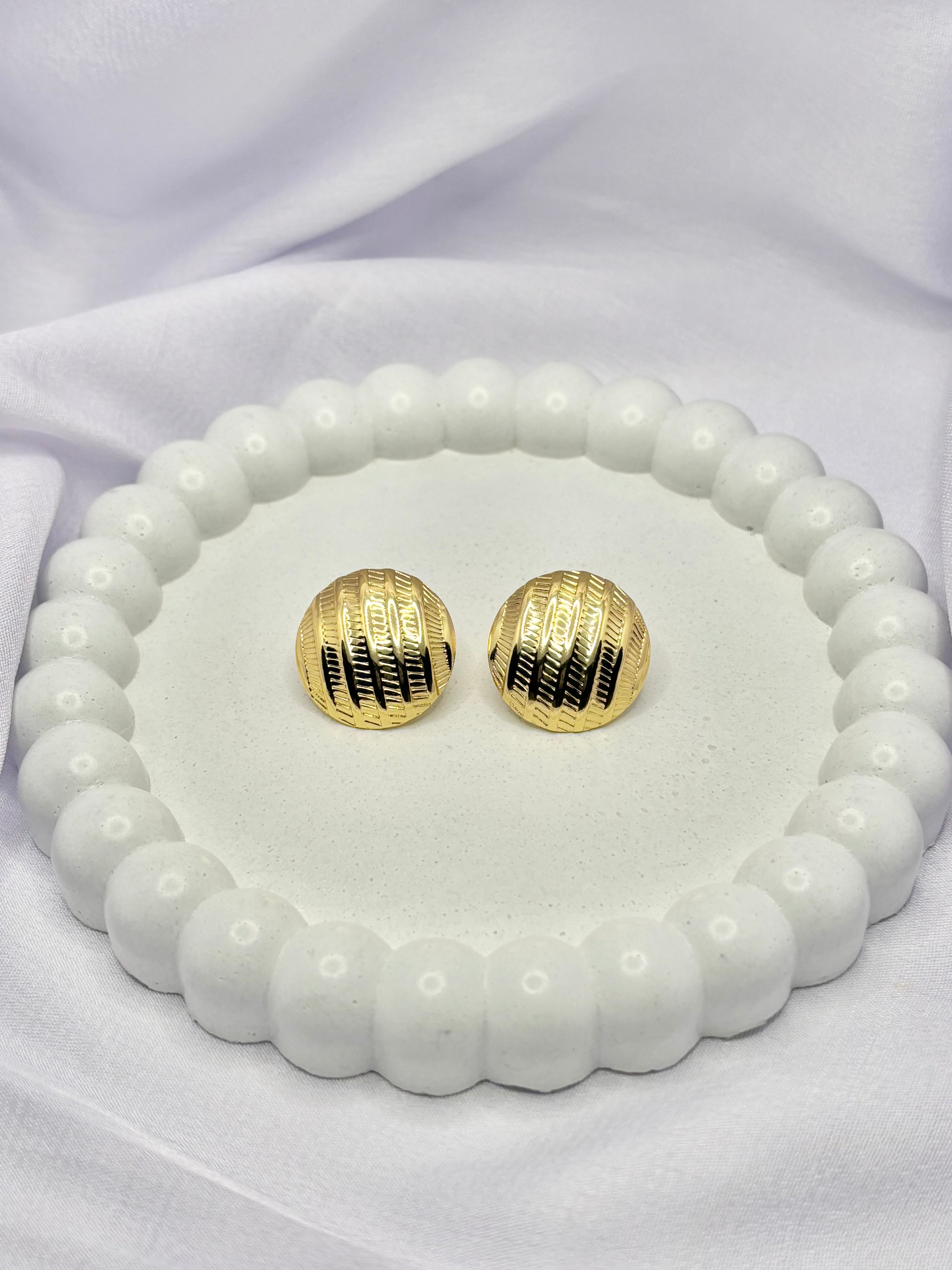 TEXTURED CIRCLE STUDS