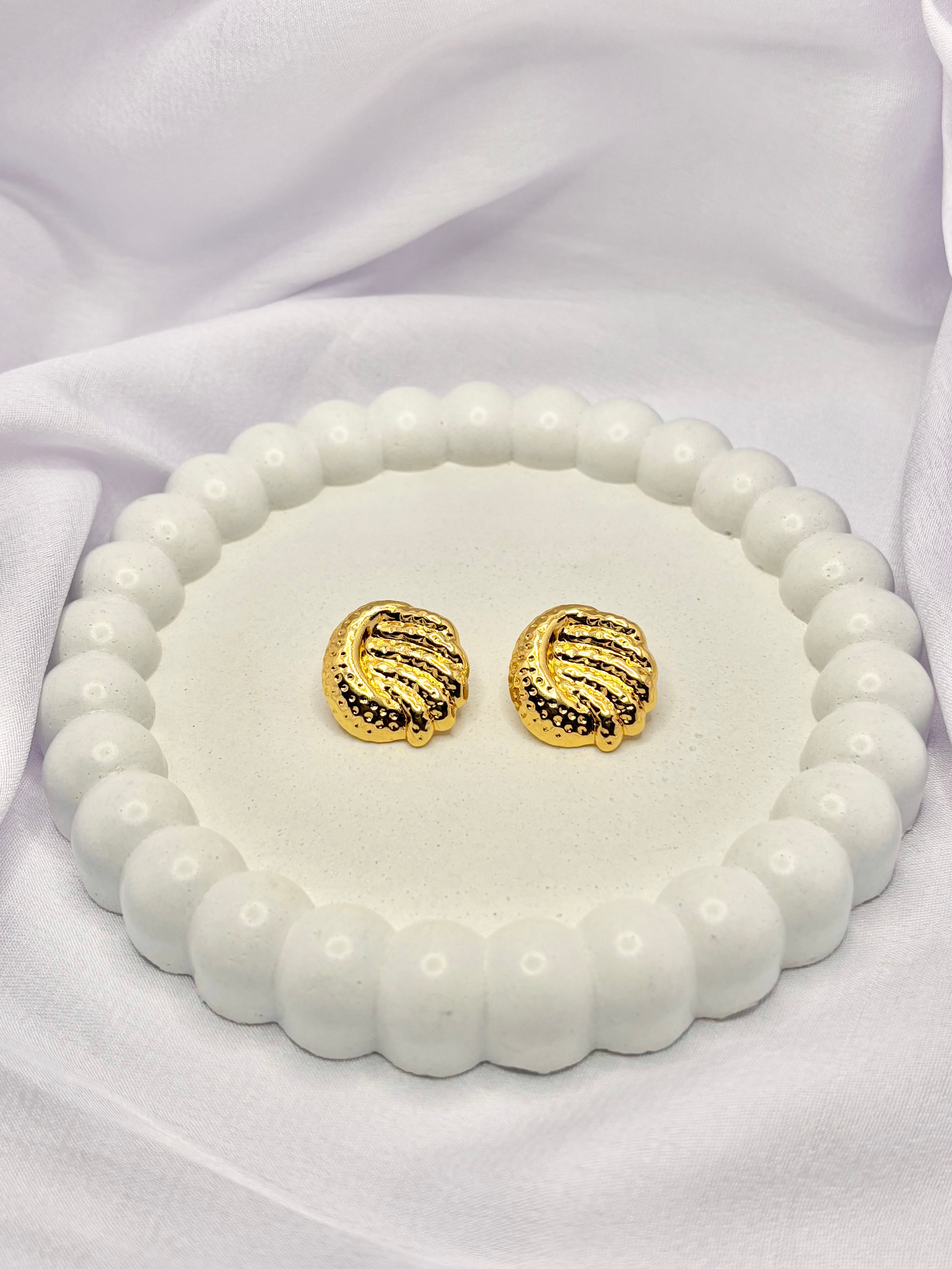 GOLD TEXTURED KNOT STUDS