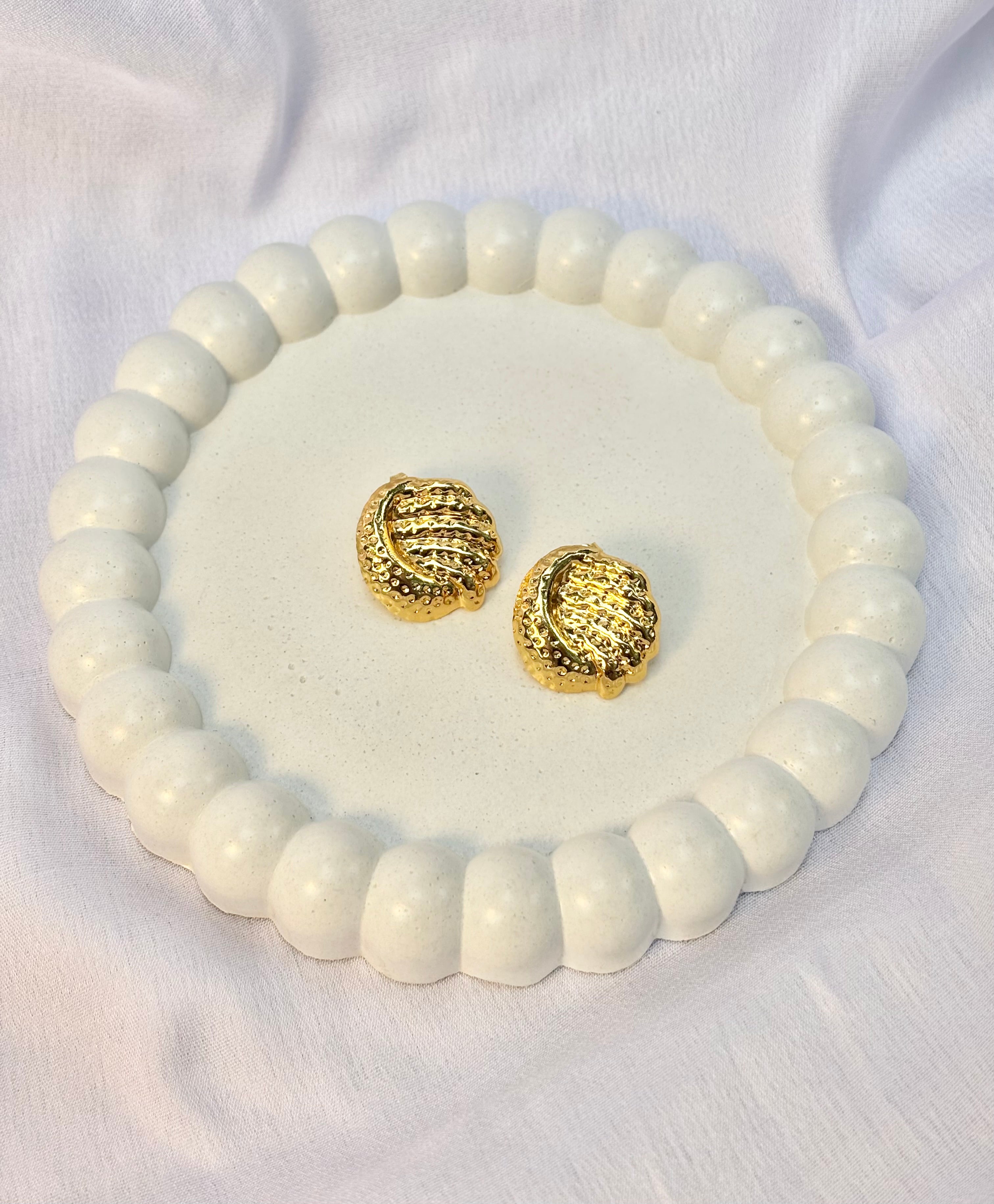 GOLD TEXTURED KNOT STUDS