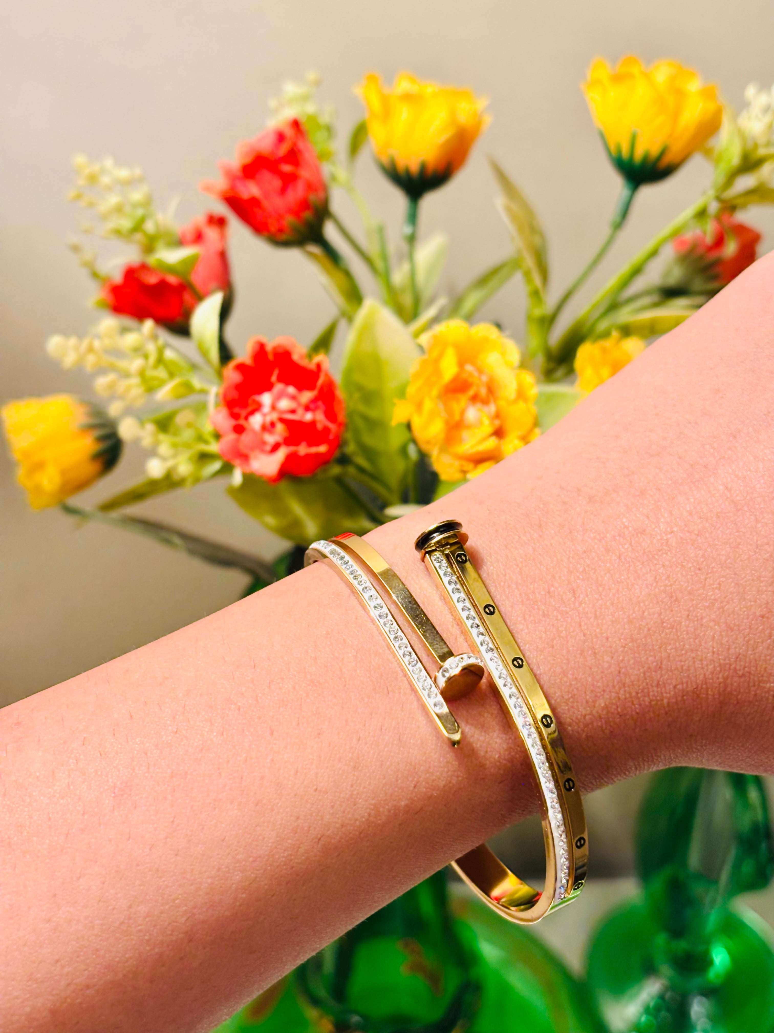 STATEMENT BLACK & WHITE BANGLE BRACELET