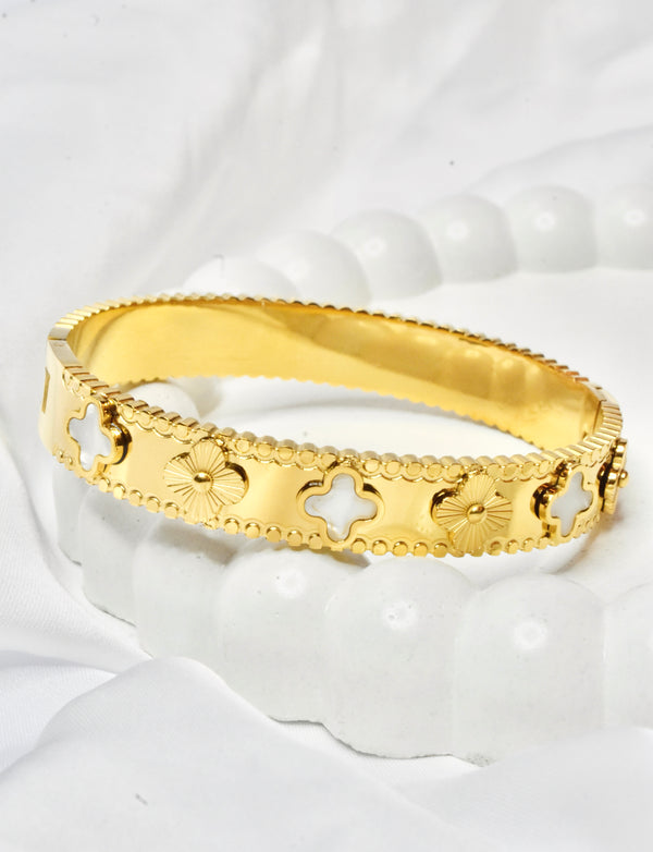 WHITE & GOLD CLOVER BRACELET