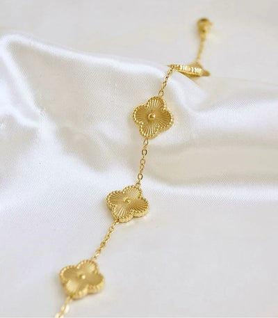 GOLD CLOVER BRACELET