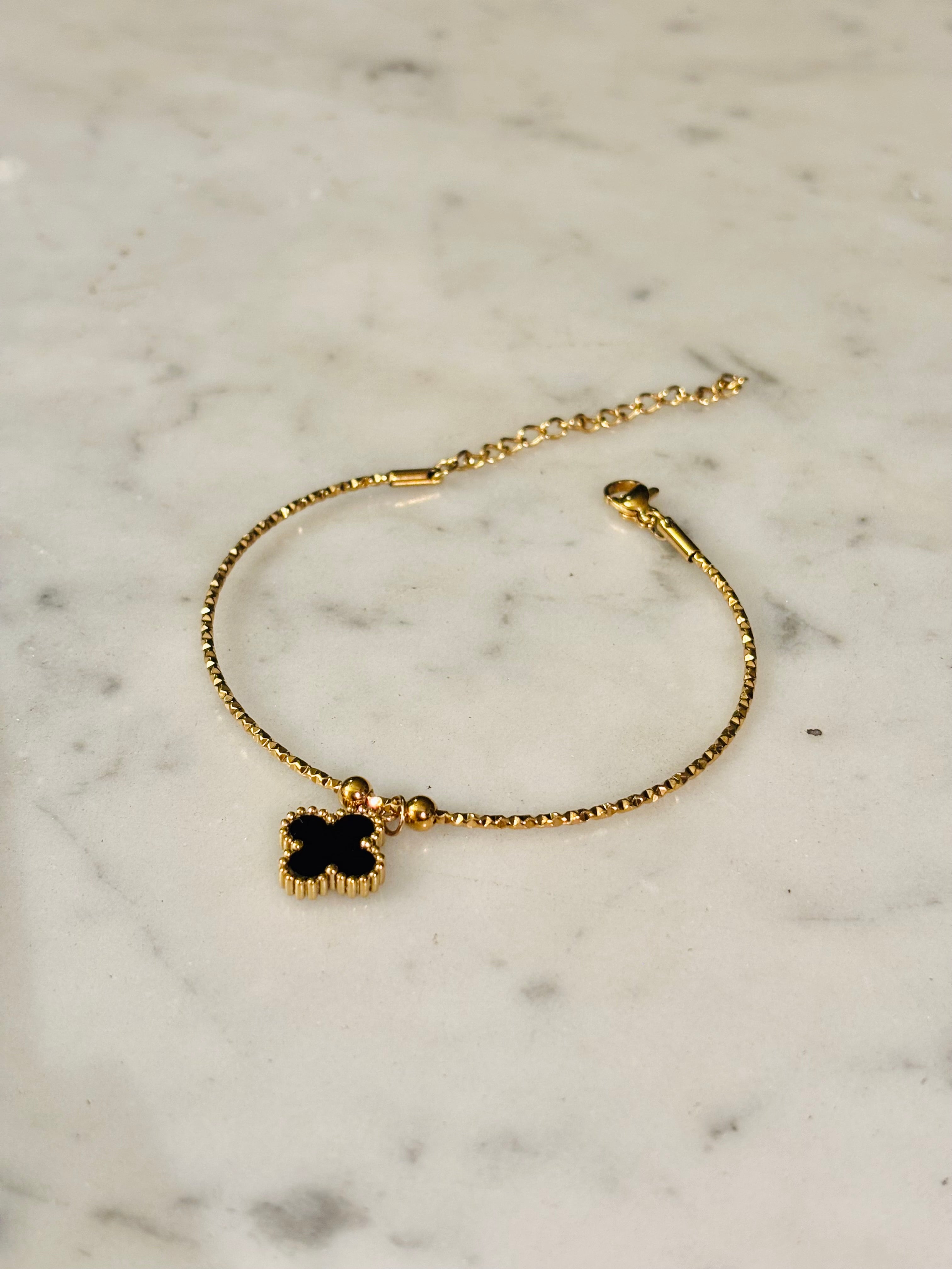 MINIMAL BLACK CLOVER BRACELET