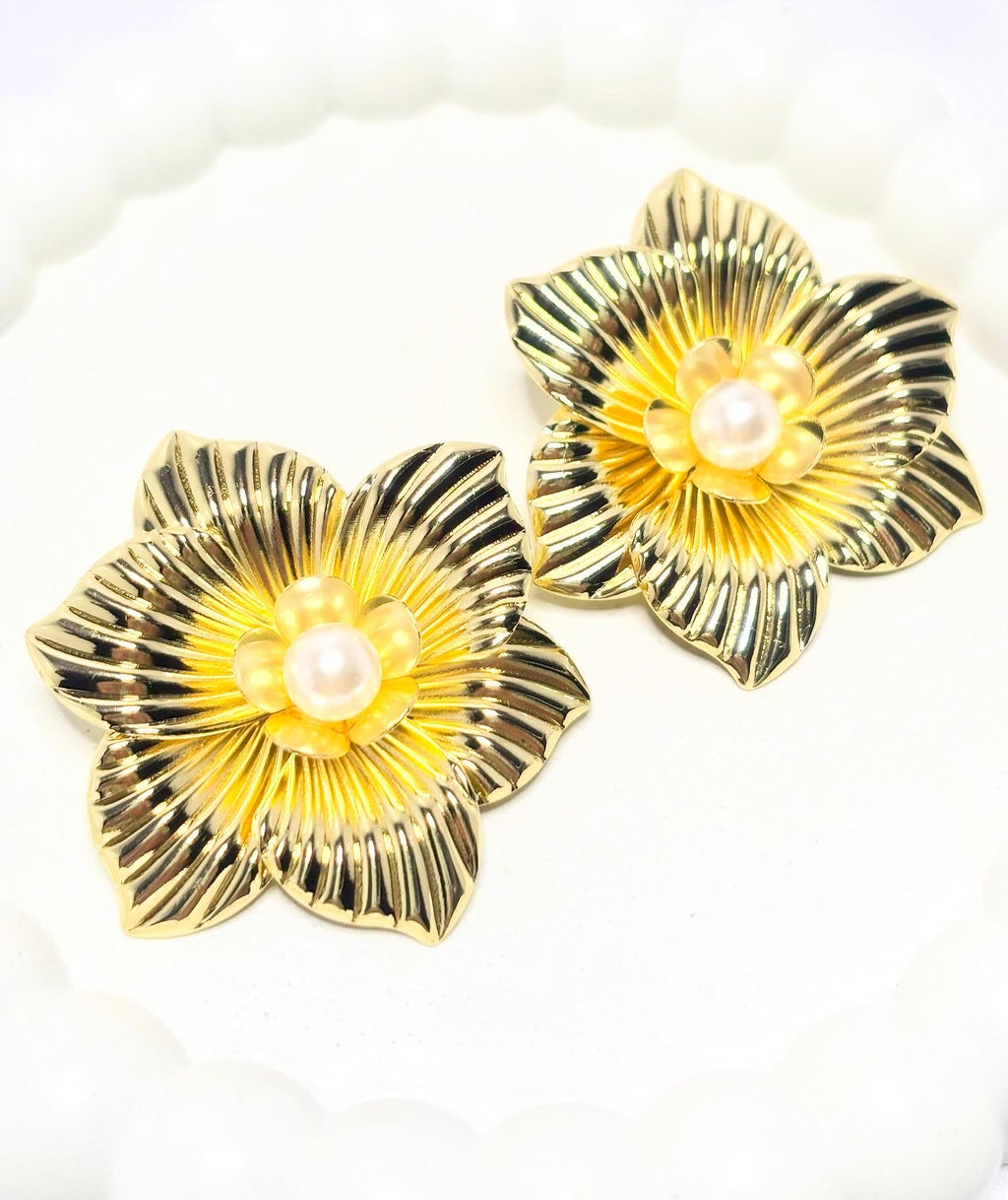 GOLD BLOOM WITH PEARL