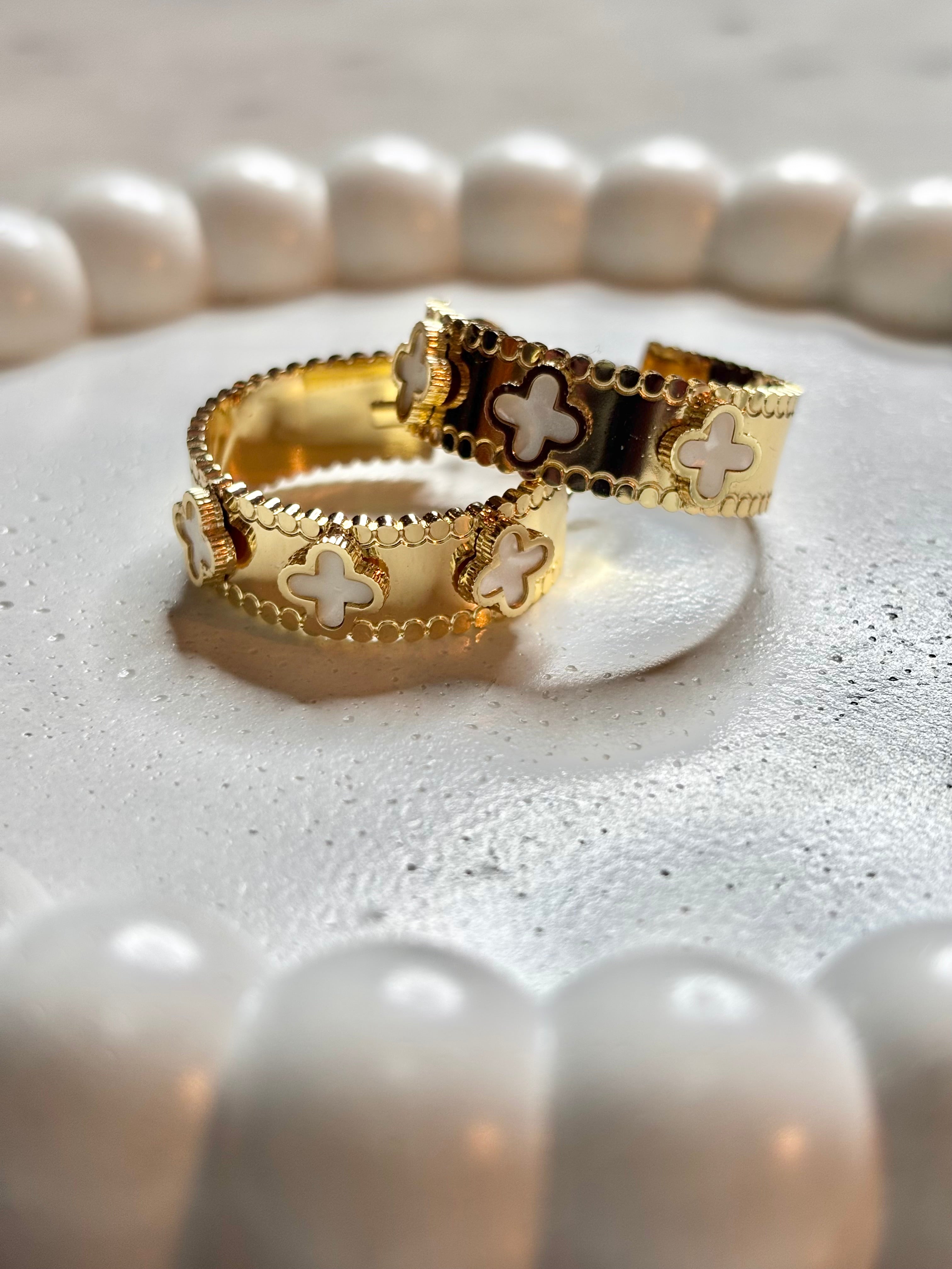 WHITE VAN CLEEF CLOVER HOOPS