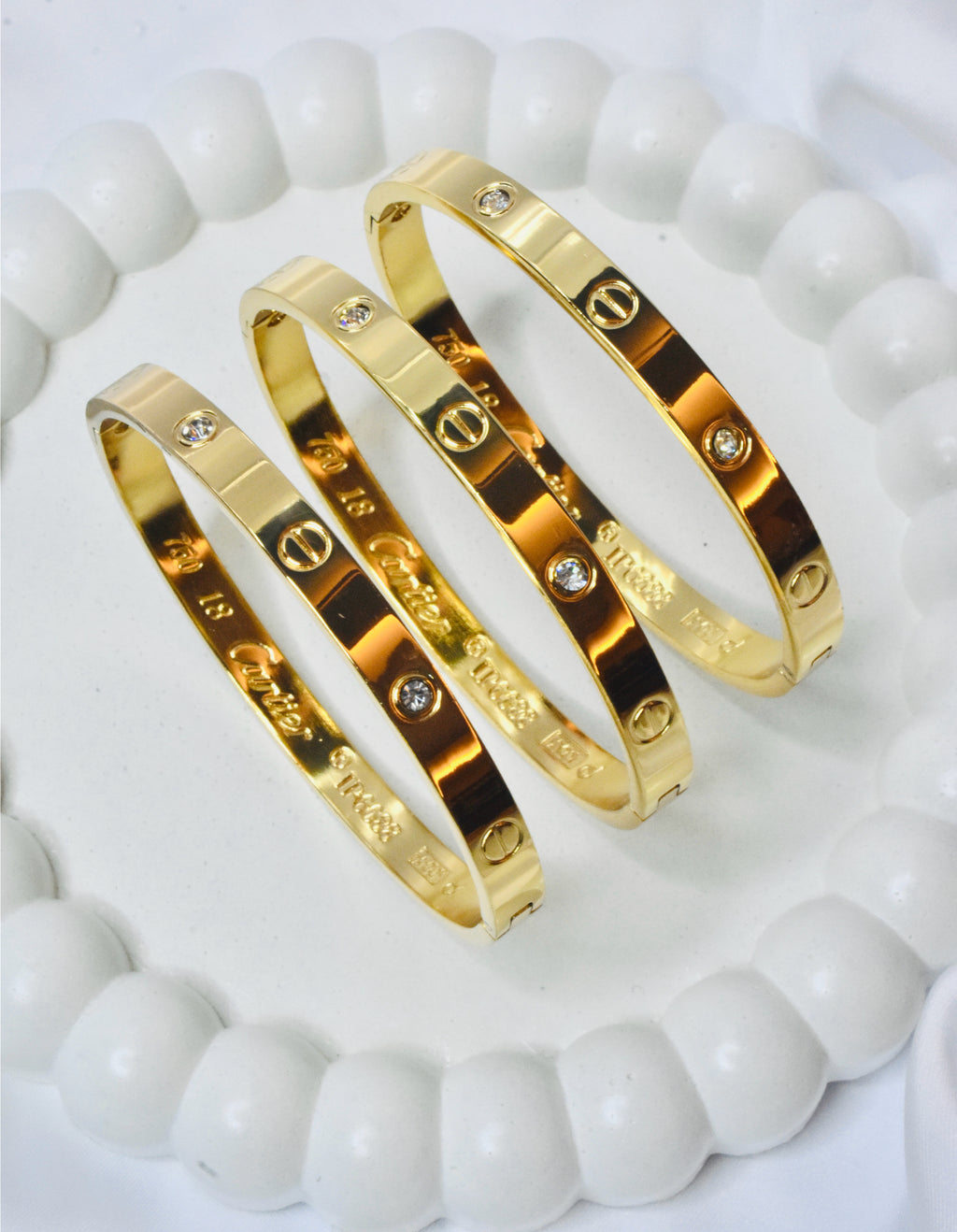 CLASSIC LOVE BANGLE BRACELET