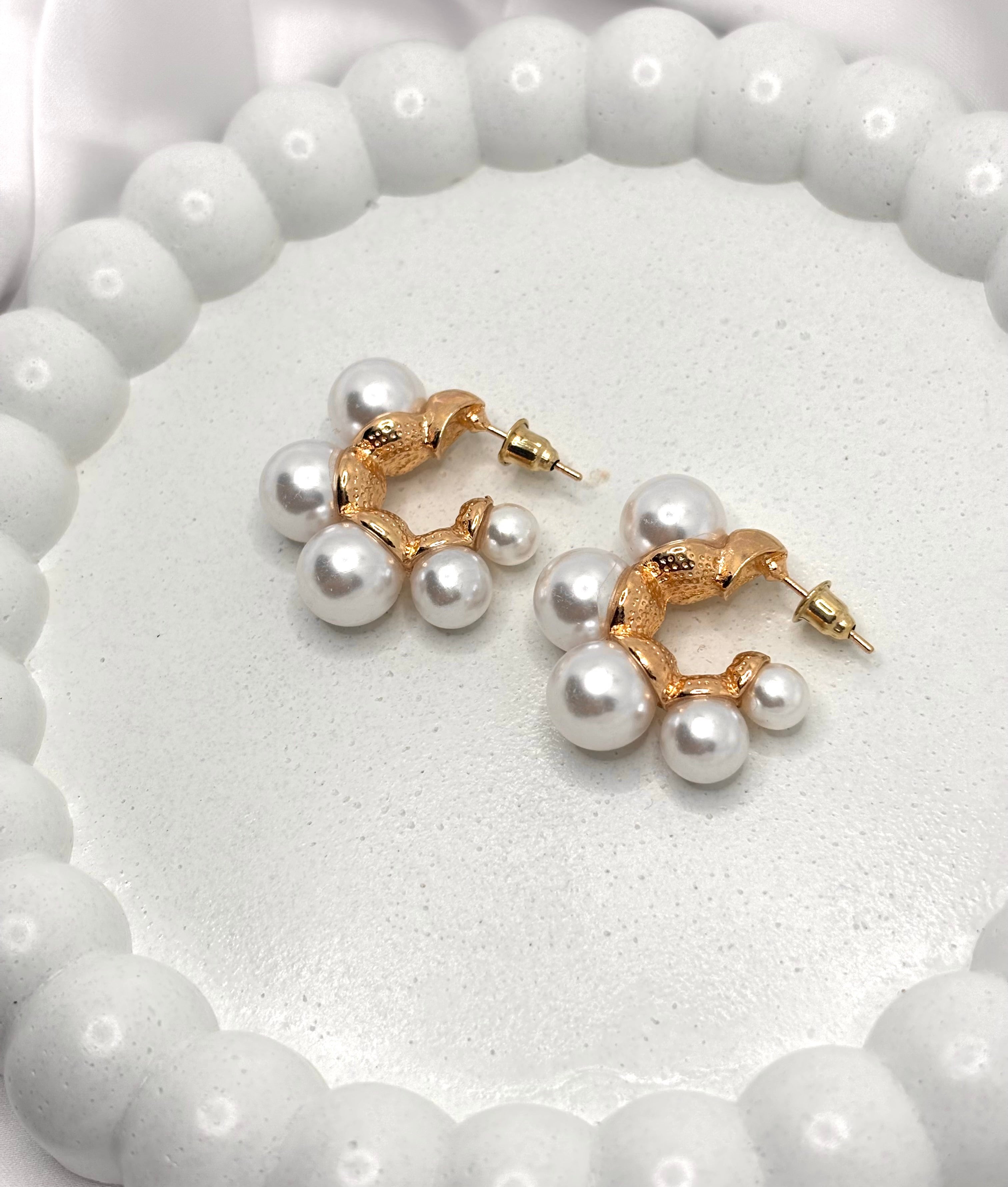 PEARL BAROQUE LOOPS