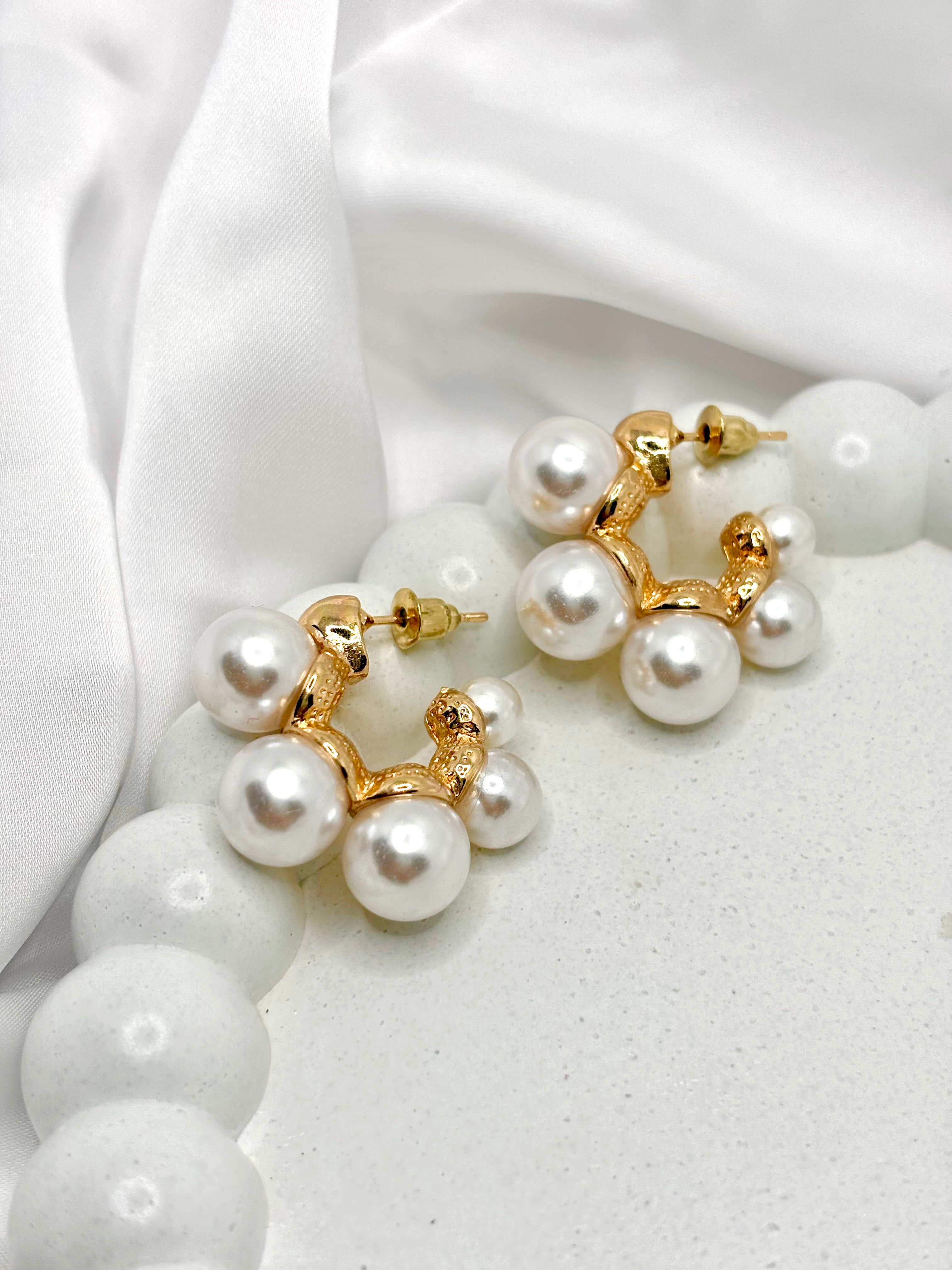 PEARL BAROQUE LOOPS