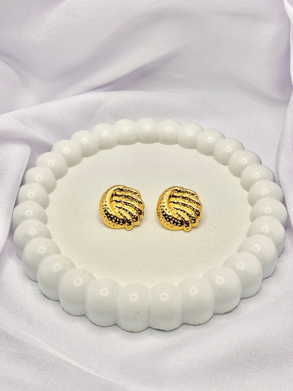 GOLD TEXTURED KNOT STUDS