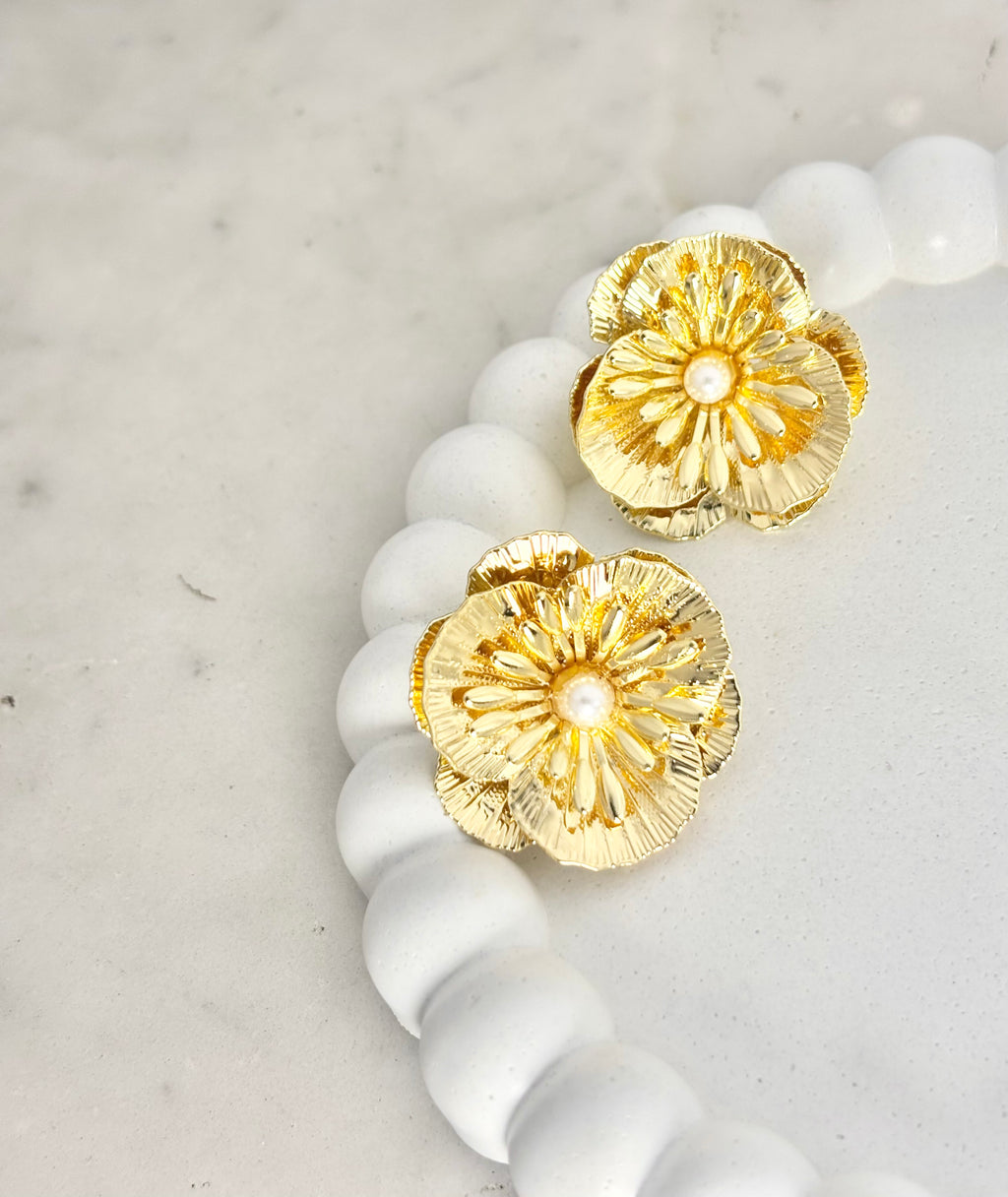FLORA PEARL STUDS