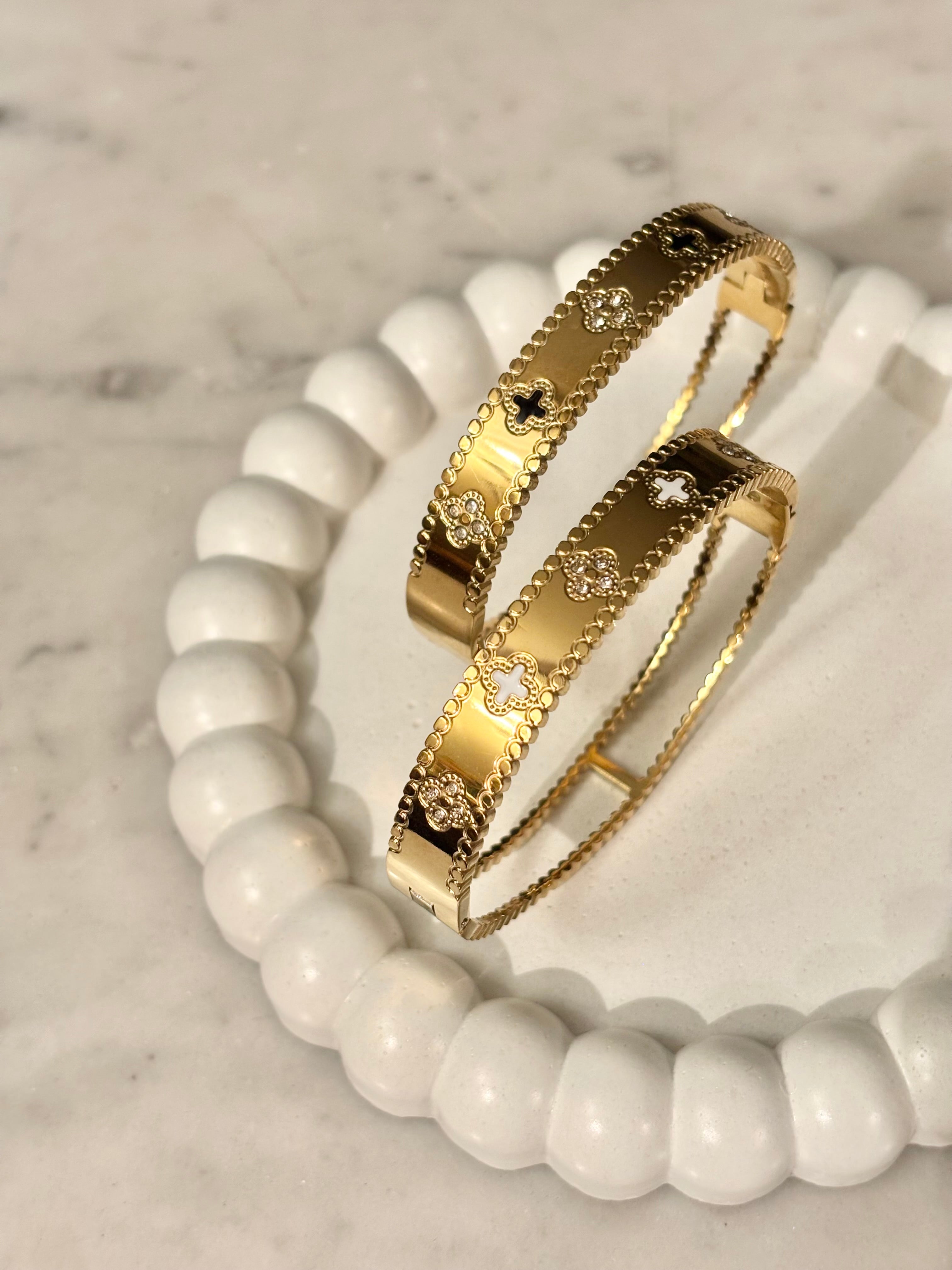 REGAL BLACK CLOVER BANGLE