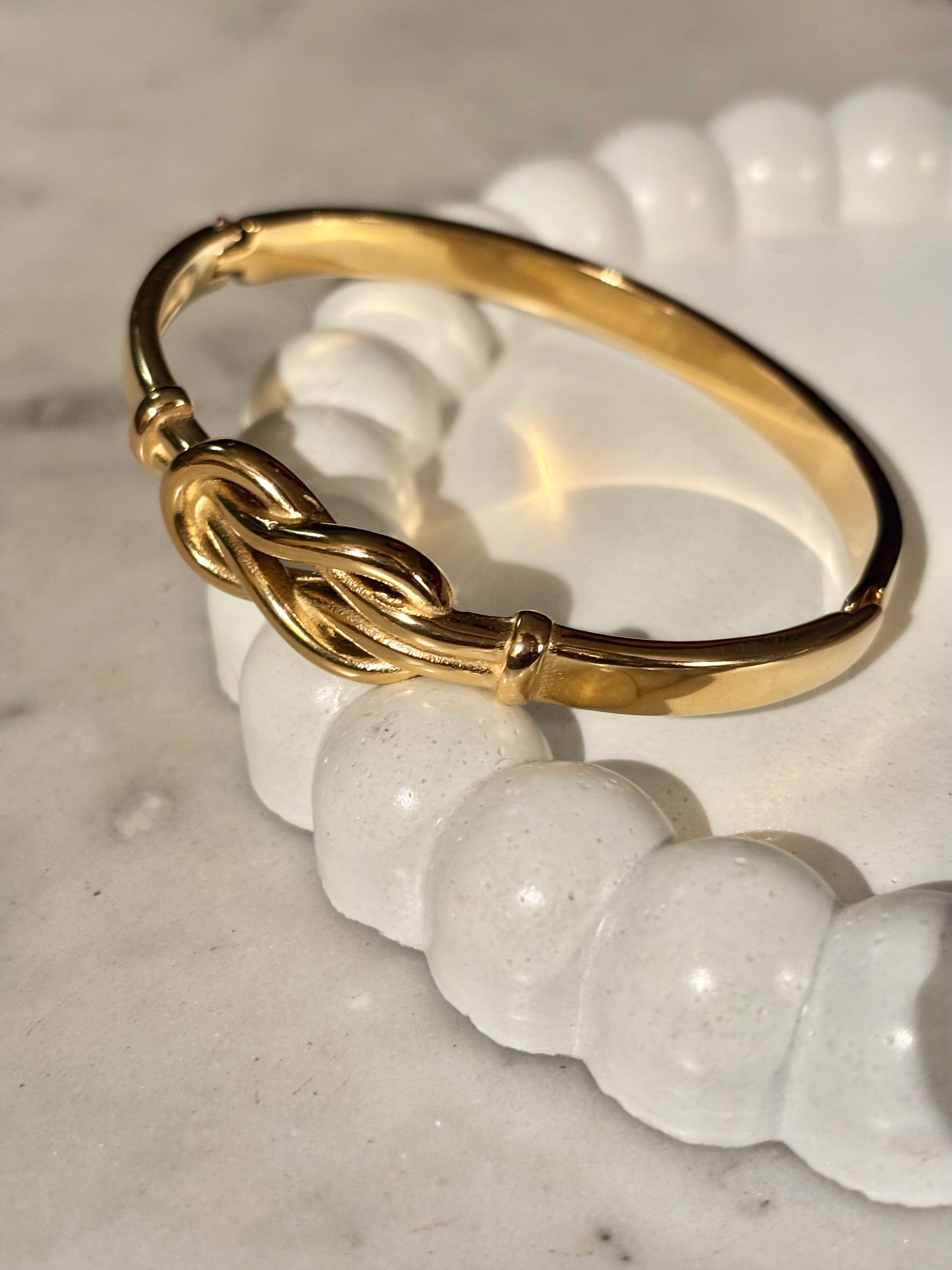 ETERNAL KNOT BRACELET