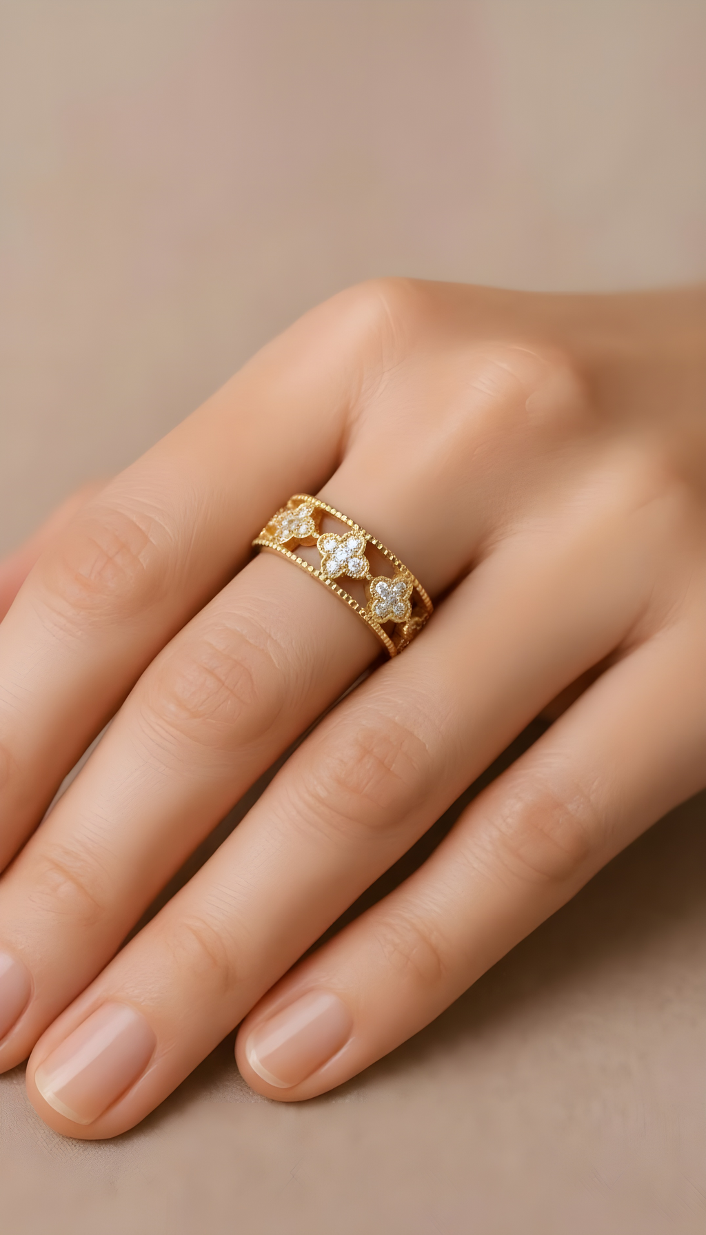 CLOVER TRELLIS RING
