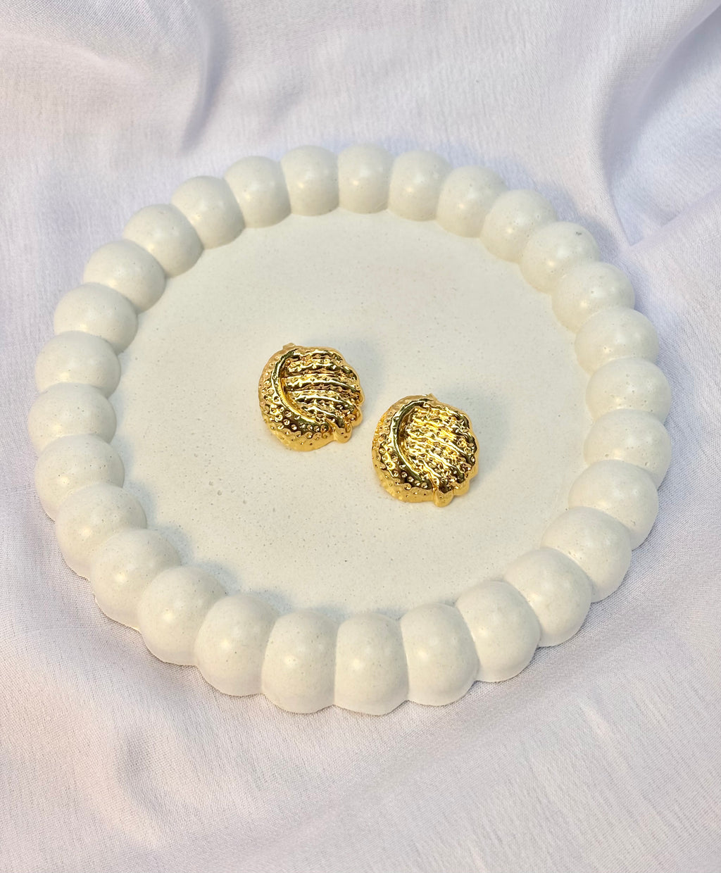 GOLD TEXTURED KNOT STUDS